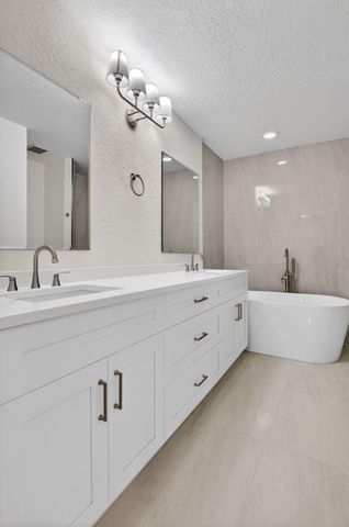 6647 Boca Hermosa Lane, Boca Raton, FL 33433