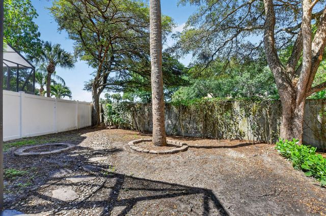 6647 Boca Hermosa Lane, Boca Raton, FL 33433