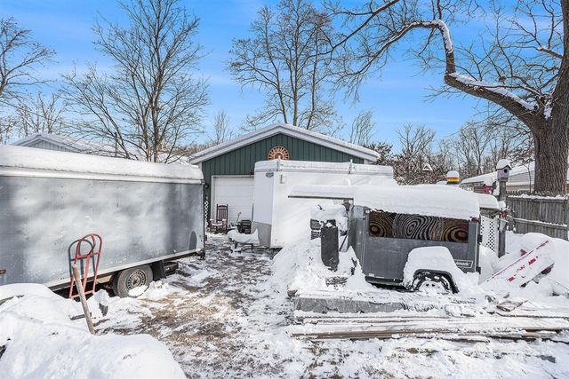 11175 E Shore Drive, Delton, MI 49046