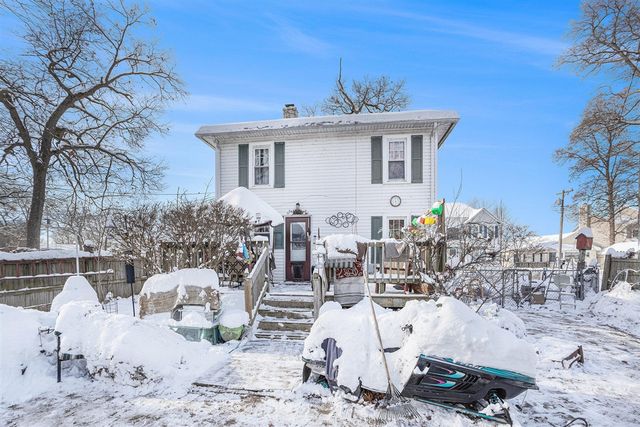 11175 E Shore Drive, Delton, MI 49046