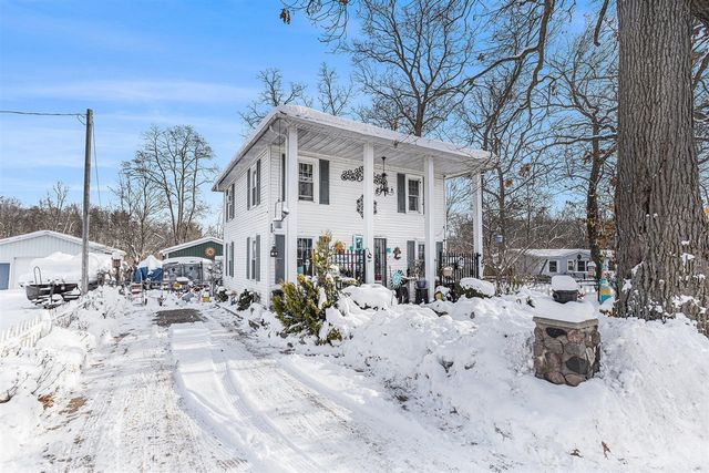 11175 E Shore Drive, Delton, MI 49046