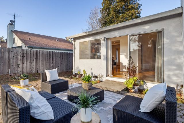 28071 Dobbel Ave, Hayward, CA 94542