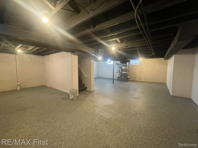 9943 Grayfield, Redford, MI 48239