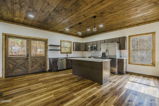 3552 Smokey Ridge Way, Sevierville, TN 37862