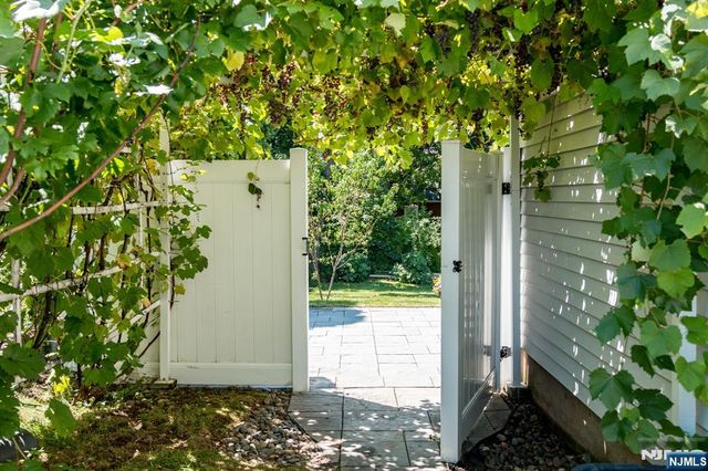60 Beech Street, Maywood, NJ 07607