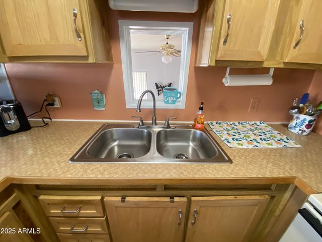 1281 S SIOUX Drive, Apache Junction, AZ 85119