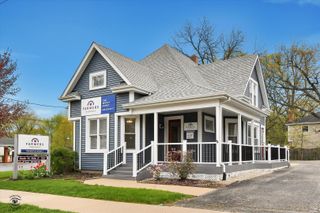 44 Monroe Street, Oswego, IL 60543