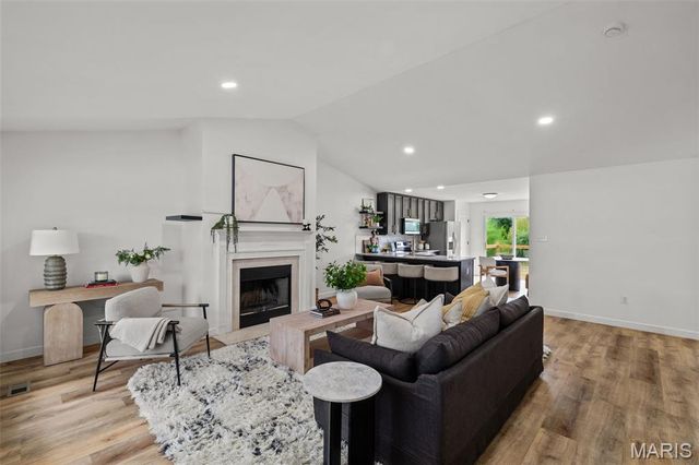 204 Montecito Terrace, St Charles, MO 63304