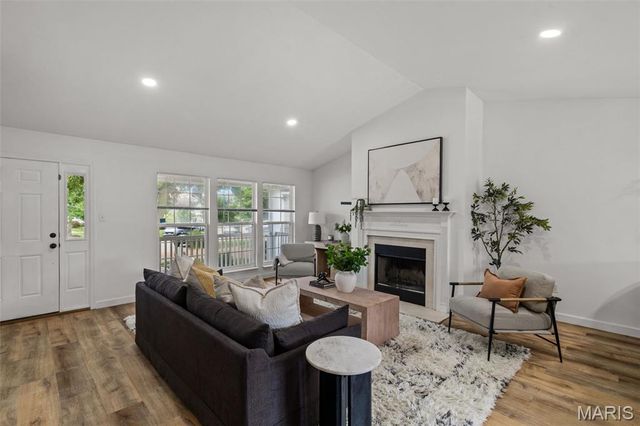 204 Montecito Terrace, St Charles, MO 63304