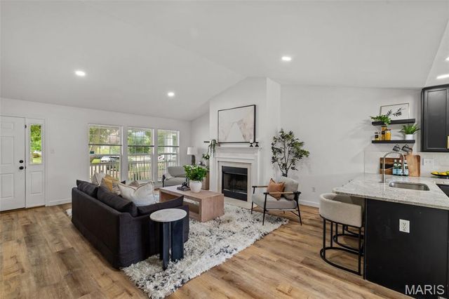 204 Montecito Terrace, St Charles, MO 63304