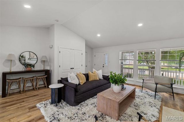 204 Montecito Terrace, St Charles, MO 63304