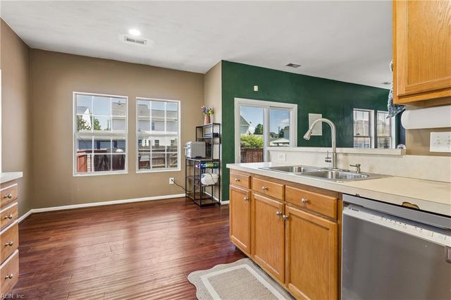 204 Outlaw ST, Chesapeake, VA 23320