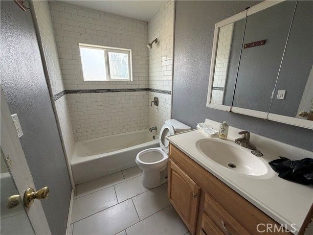 5056 W Avenue K12, Lancaster, CA 93536