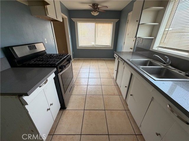 5056 W Avenue K12, Lancaster, CA 93536