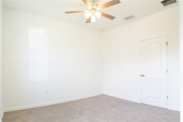 9143 leatherwood LOOP, Lehigh Acres, FL 33936