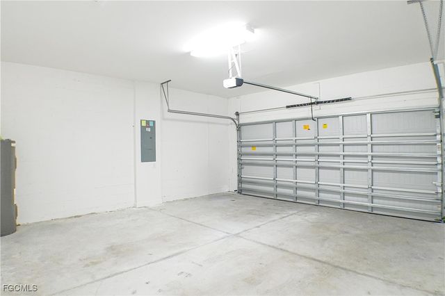 9143 leatherwood LOOP, Lehigh Acres, FL 33936