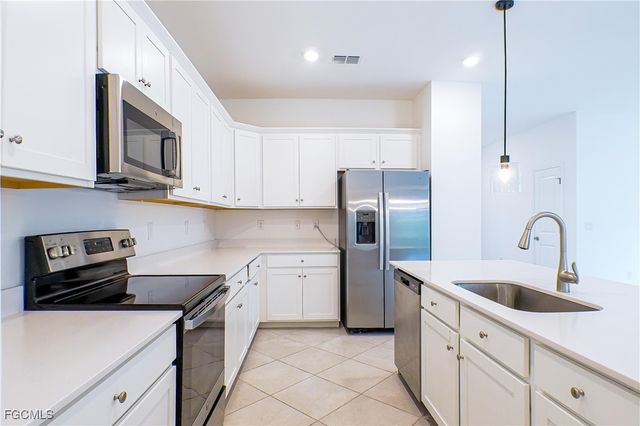 9143 leatherwood LOOP, Lehigh Acres, FL 33936