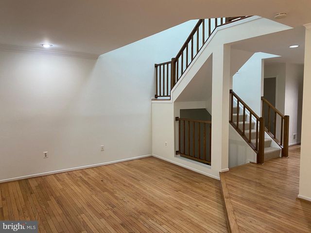 20 VALERIAN CT, Rockville, MD 20852