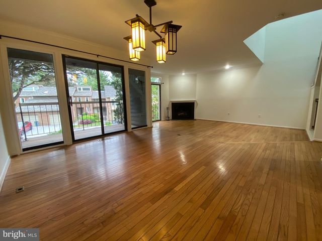 20 VALERIAN CT, Rockville, MD 20852