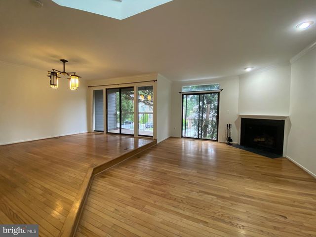 20 VALERIAN CT, Rockville, MD 20852