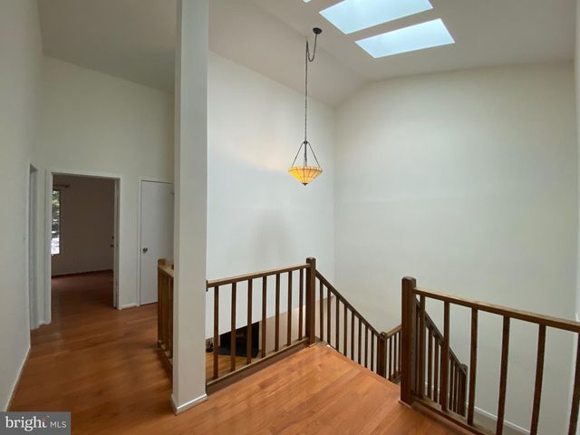 20 VALERIAN CT, Rockville, MD 20852