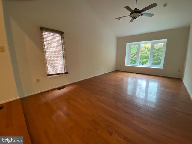 20 VALERIAN CT, Rockville, MD 20852