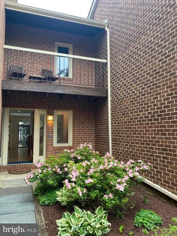 20 VALERIAN CT, Rockville, MD 20852
