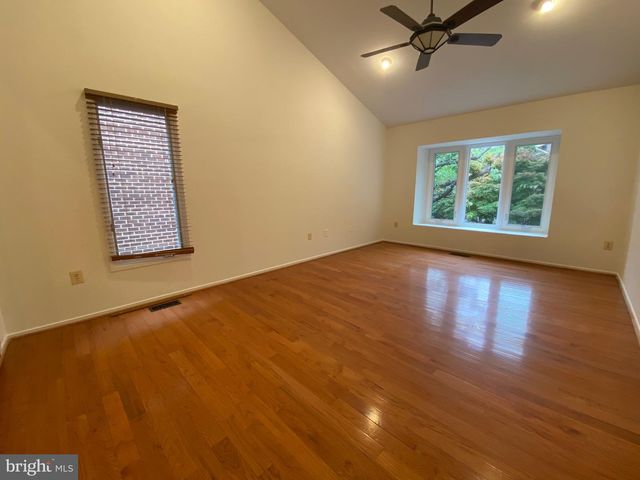 20 VALERIAN CT, Rockville, MD 20852