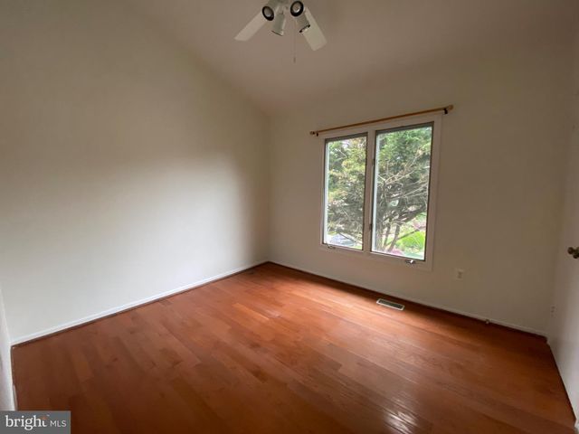 20 VALERIAN CT, Rockville, MD 20852