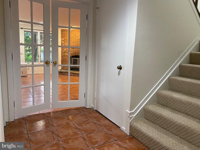 20 VALERIAN CT, Rockville, MD 20852