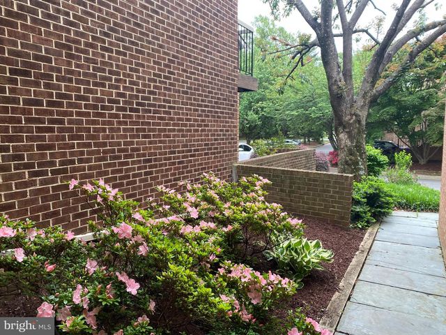 20 VALERIAN CT, Rockville, MD 20852
