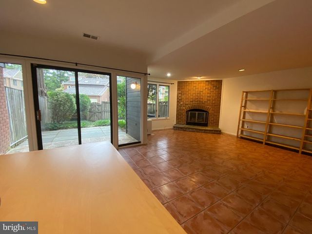 20 VALERIAN CT, Rockville, MD 20852