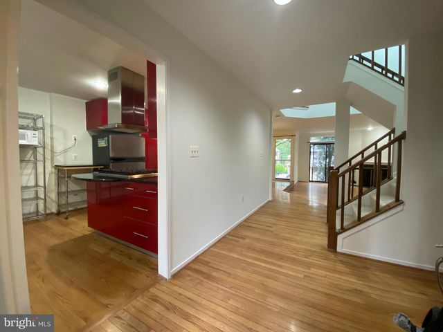 20 VALERIAN CT, Rockville, MD 20852