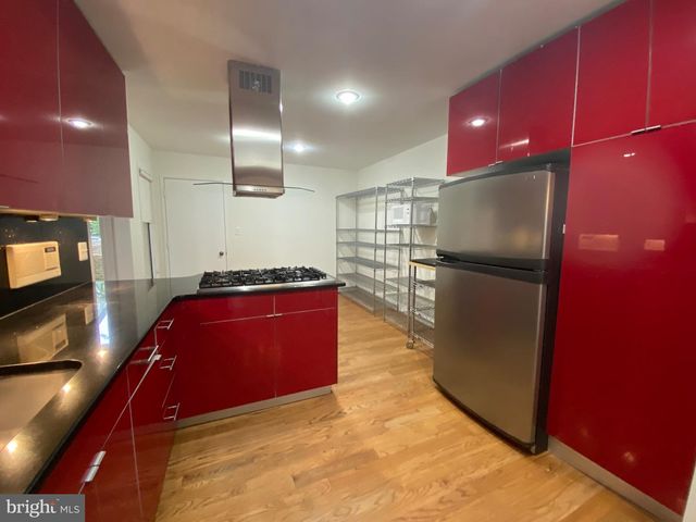 20 VALERIAN CT, Rockville, MD 20852
