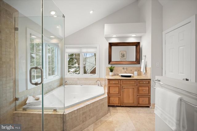 2525 N FLORIDA ST, Arlington, VA 22207