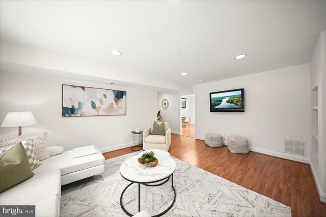 2525 N FLORIDA ST, Arlington, VA 22207