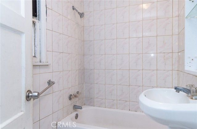 112 E Caldwell, Compton, CA 90220