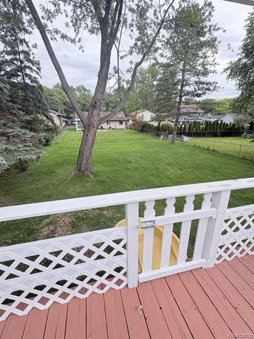 2781 Majestic Court, Troy, MI 48083