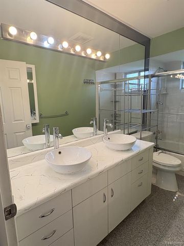 2781 Majestic Court, Troy, MI 48083