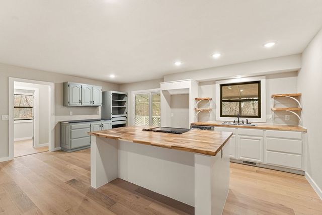 76 Overton Drive, Bella Vista, AR 72714