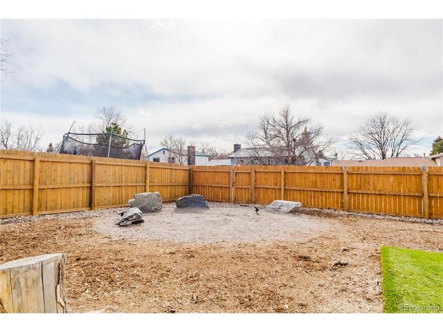 16512 E Louisiana Dr, Aurora, CO 80017