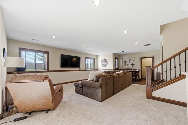 1109 E Rosemont Pl, Andover, KS 67002