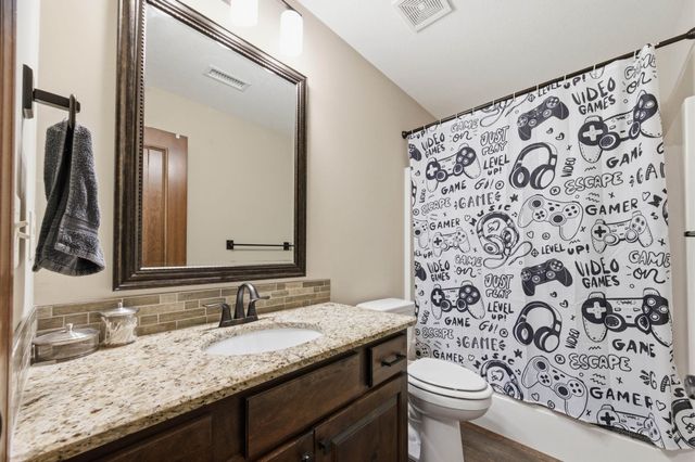 1109 E Rosemont Pl, Andover, KS 67002