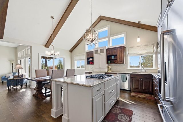 1109 E Rosemont Pl, Andover, KS 67002