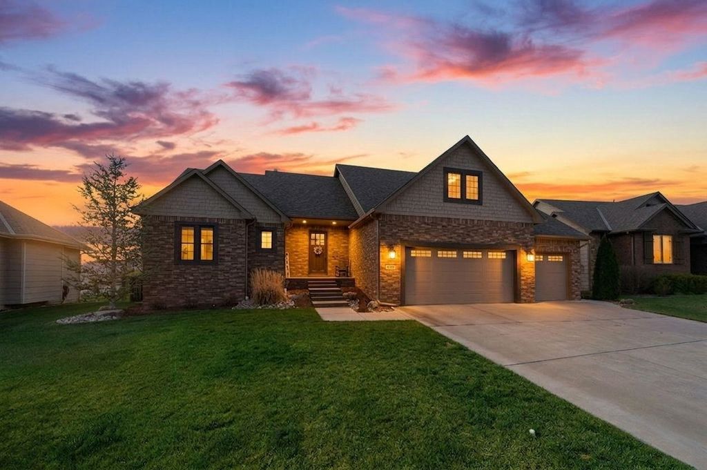 1109 E Rosemont Pl, Andover, KS 67002