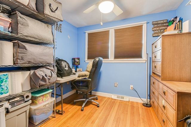 11 Topliff St, Billerica, MA 01821