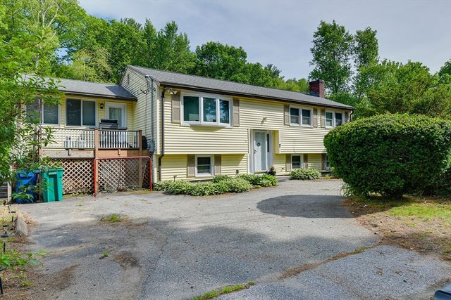11 Topliff St, Billerica, MA 01821