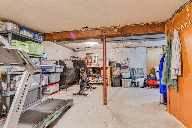 11 Topliff St, Billerica, MA 01821
