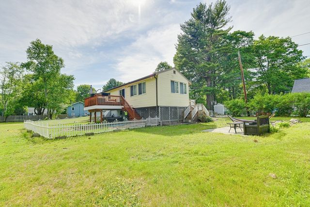 11 Topliff St, Billerica, MA 01821