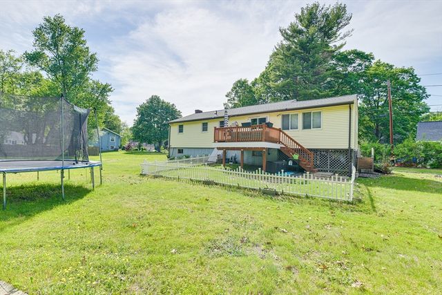 11 Topliff St, Billerica, MA 01821